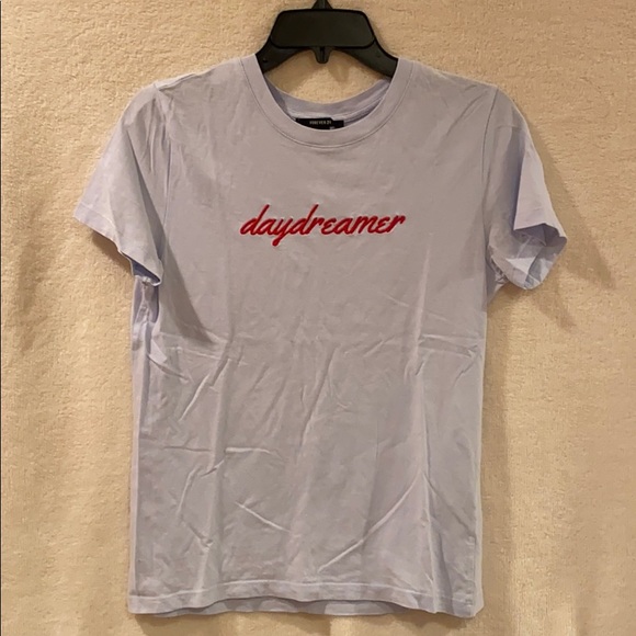 * 3 for $20 * — Forever 21 “daydreamer” tshirt - Picture 1 of 3